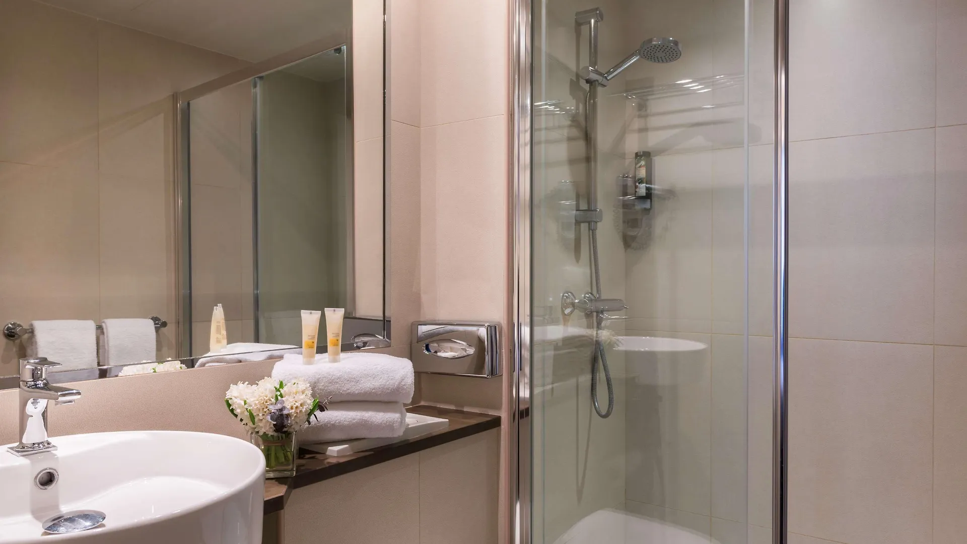 Hotel De Neuve By Happyculture باريس