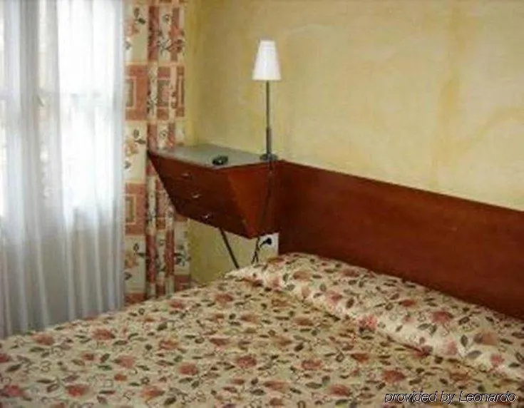 Hotel De Neuve By Happyculture باريس